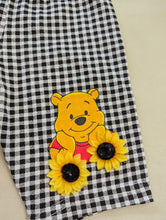 Load image into Gallery viewer, Pooh Sunflower Shorts 4y*
