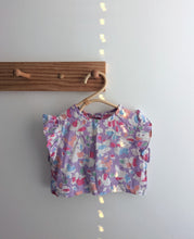 Load image into Gallery viewer, Floral Flutter Sleeve Top 24m
