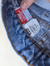 Load image into Gallery viewer, Levi&#39;s Orange Tab Distressed Jeans 4 Slim
