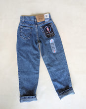 Load image into Gallery viewer, Levi&#39;s 550 Silver Tab Jeans 6x
