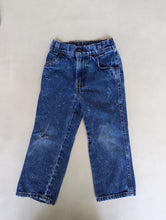 Load image into Gallery viewer, Levi&#39;s Paint Splattered Jeans 4t
