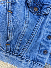 Load image into Gallery viewer, Levi&#39;s Jean Jacket 2t
