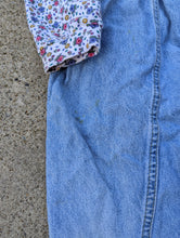 Load image into Gallery viewer, Oshkosh Denim Overalls + Floral Top 4-5y
