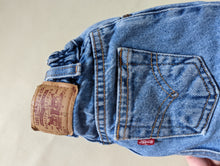 Load image into Gallery viewer, Levi&#39;s Style 566 Jeans 4t
