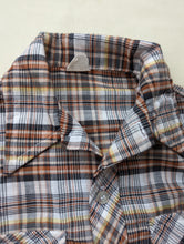 Load image into Gallery viewer, Plaid Button Up Shirt 6y
