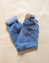 Load image into Gallery viewer, Levi&#39;s Orange Tab Cinched Waist Jeans 4-5y
