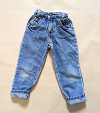 Load image into Gallery viewer, Levi&#39;s Orange Tab Cinched Waist Jeans 4-5y
