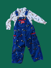 Load image into Gallery viewer, Oshkosh Racecar Overalls Set 18m
